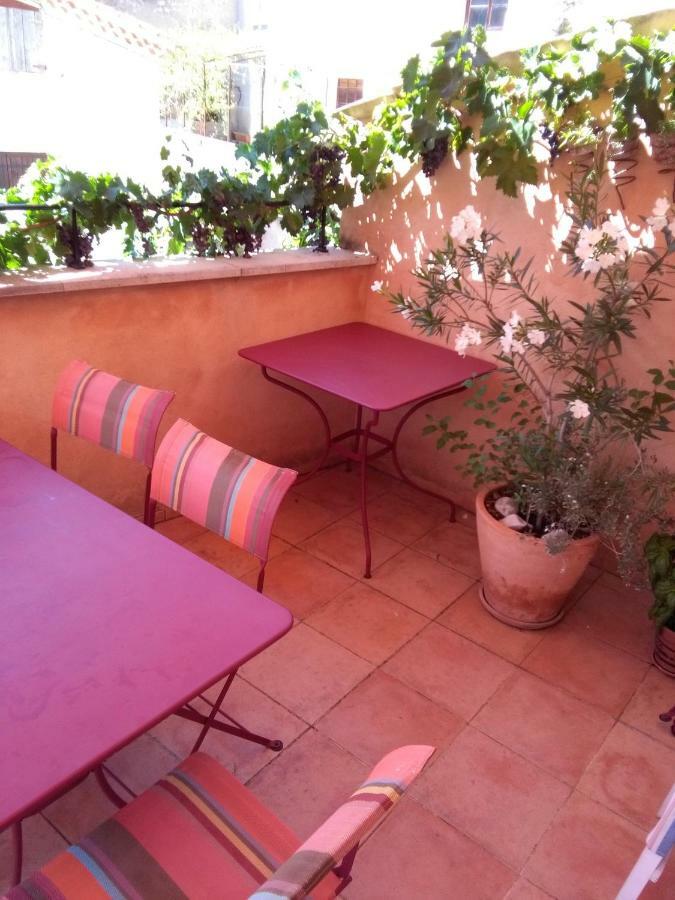 La Maison Derriere La Fontaine Buis-les-Baronnies Exterior foto